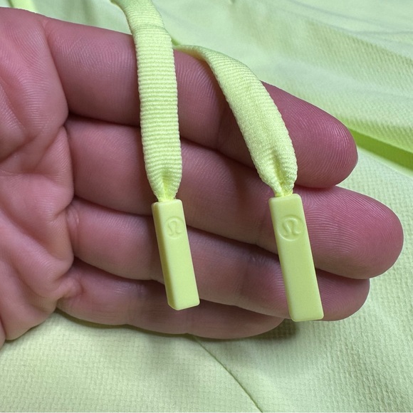 Lululemon License to Train Short 7" *Linerless NWT Size S (Faded Zap) - Picture 6 of 11